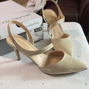 Liz Claiborne Beige Patent Slingback Pumps
